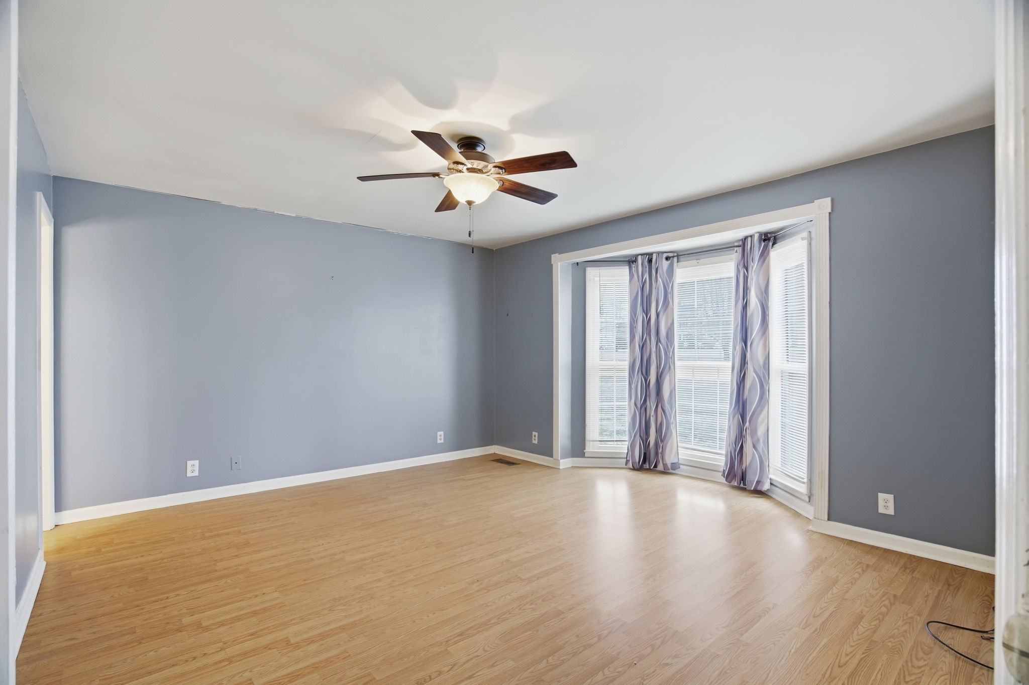 4971 Hyde Road Springfield, TN 37172 - Photo 14 of 45 a view of an empty room with a window