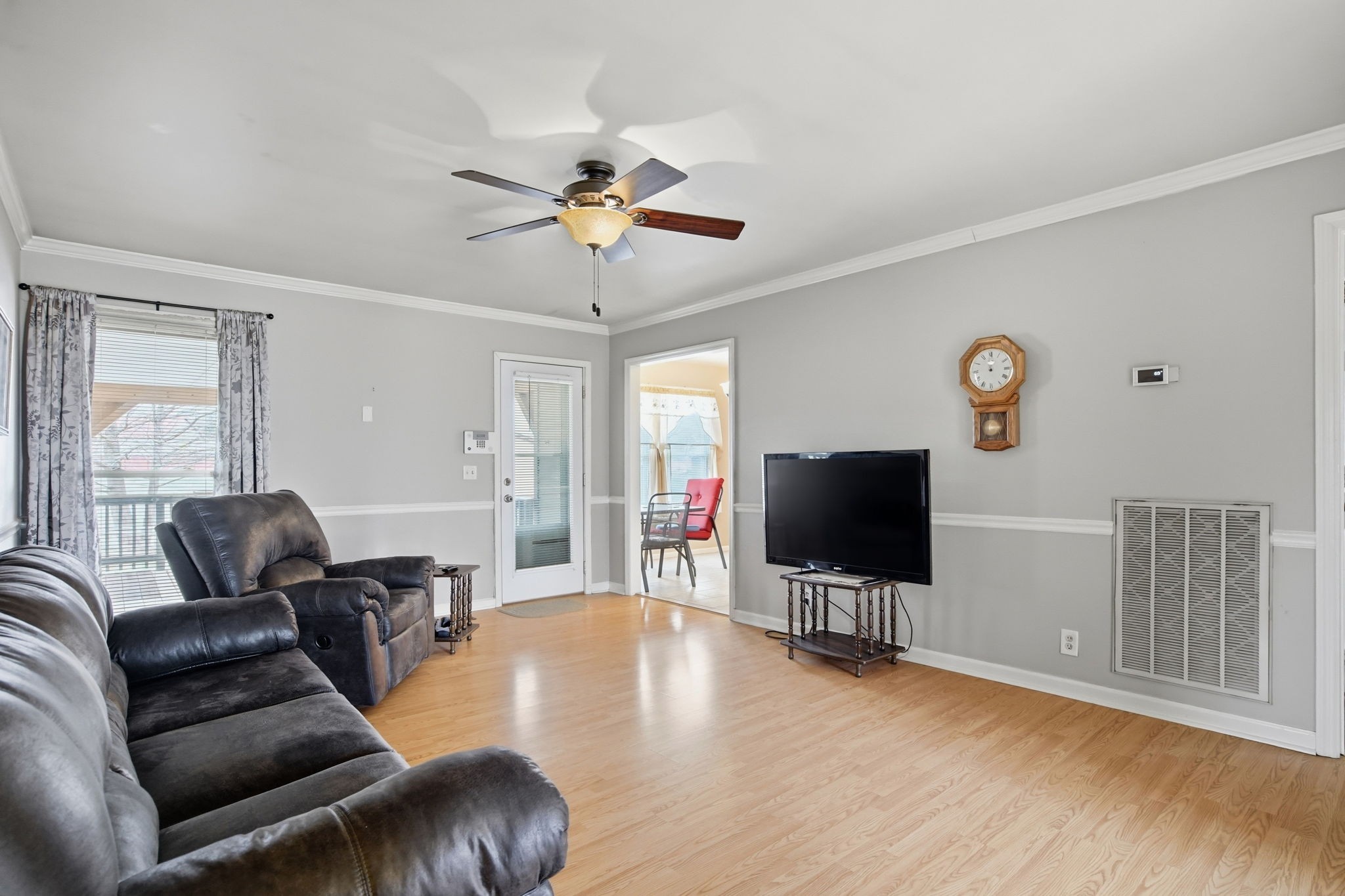 4971 Hyde Road Springfield, TN 37172 - Photo 6 of 45 a living room with furniture and a flat screen tv