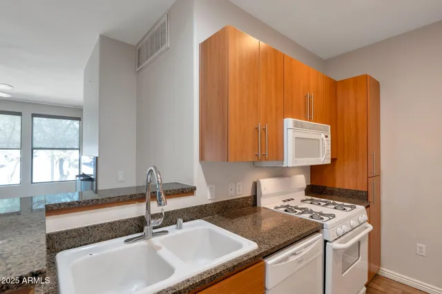 $1,595 | 6900 East Princess Drive, Unit 1193, Phoenix, AZ 85054