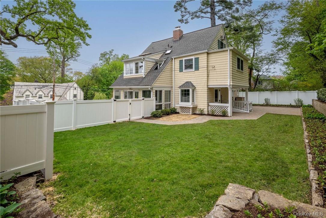 62 Summit Avenue Bronxville, NY 10708 - Photo 24 of 24 Enclosed back yard