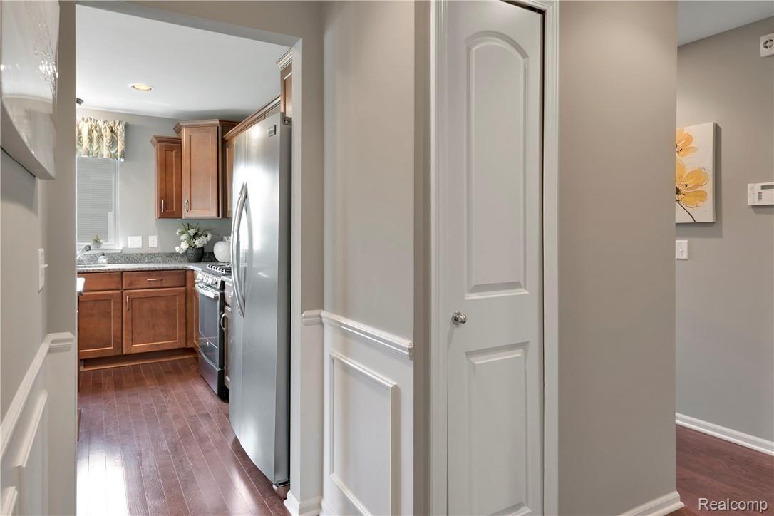 13635 Stamford Road Belleville, MI 48111 - Photo 19 of 40 Kitchen 4