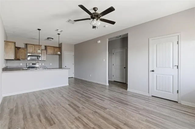 $1,300 | 101 Capps Street, Unit A, Rio Vista, TX 76093