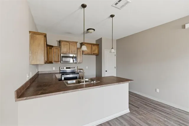 $1,300 | 101 Capps Street, Unit A, Rio Vista, TX 76093