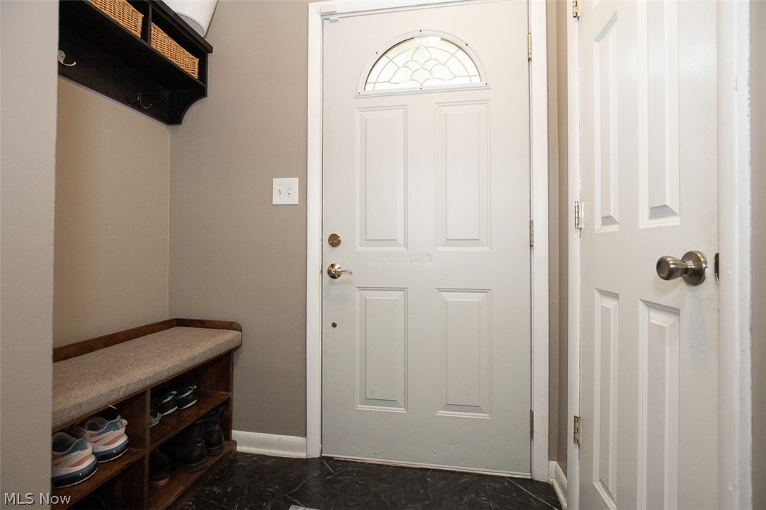 1724 Wiltshire Road Akron, OH 44313 - Photo 2 of 31