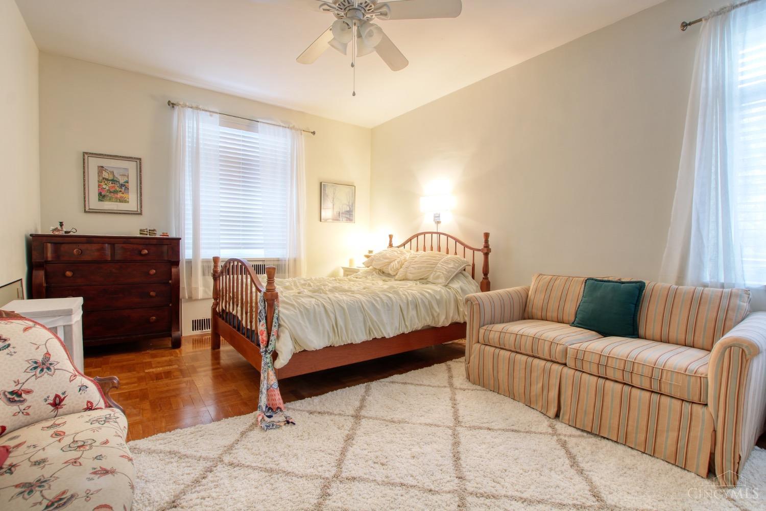2374 Madison Road, Unit 10 Cincinnati, OH 45208 - Photo 10 of 23 Gallery Image 10