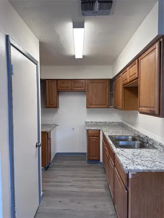 $1,800 | 143 Casa Grande Drive, Unit 143, Houston, TX 77060