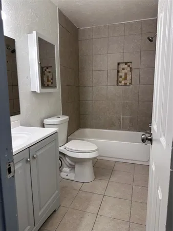 $1,800 | 143 Casa Grande Drive, Unit 143, Houston, TX 77060