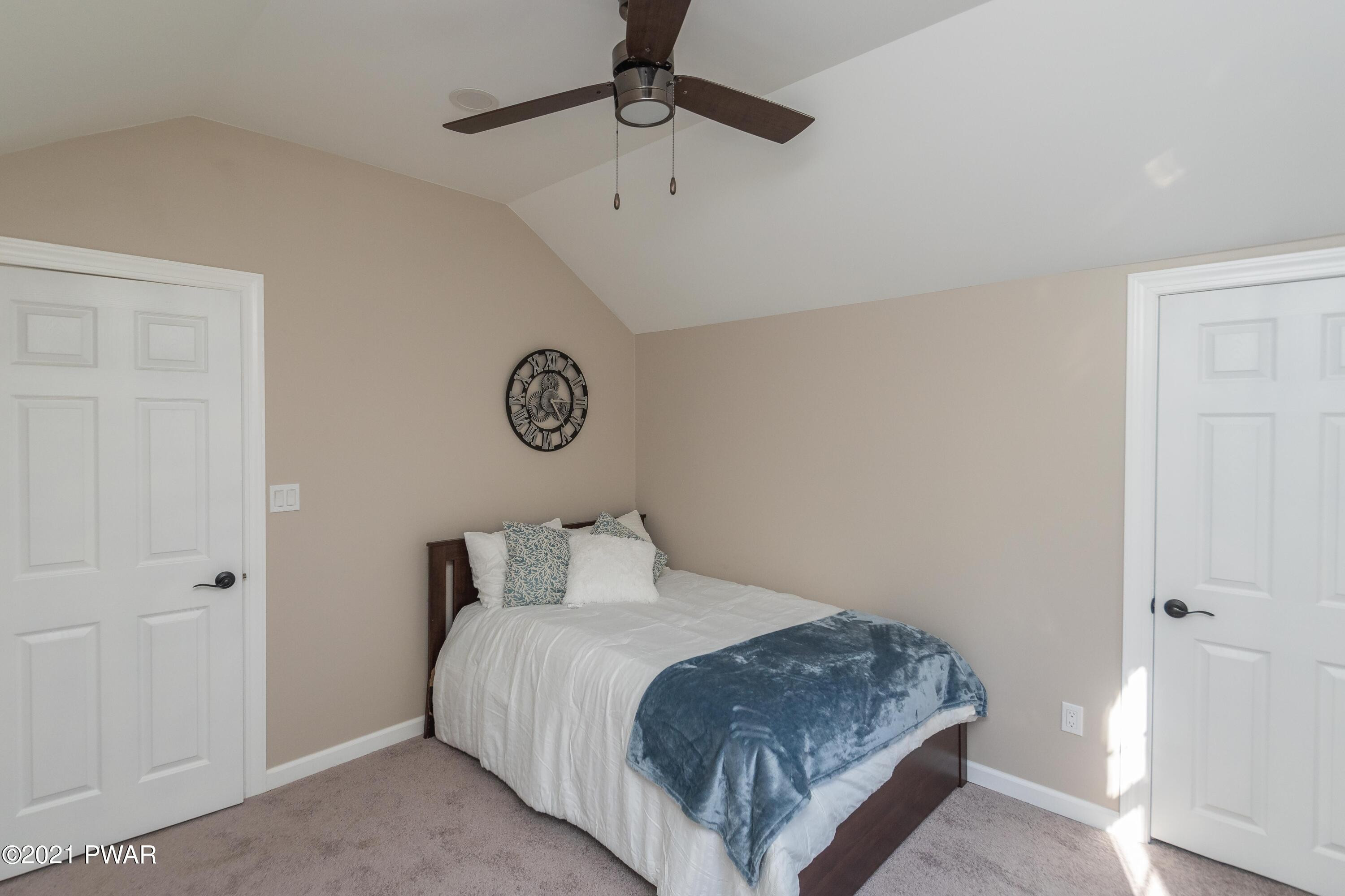 204 Raymondskill Road Milford, PA 18337 - Photo 16 of 25 DSC_0054