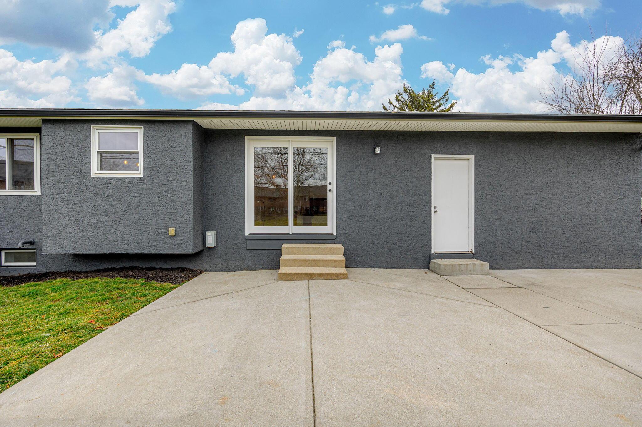 5481 Blue Ash Road Columbus, OH 43229 - Photo 10 of 61 5-web-or-mls-5481 Blue Ash Road 005