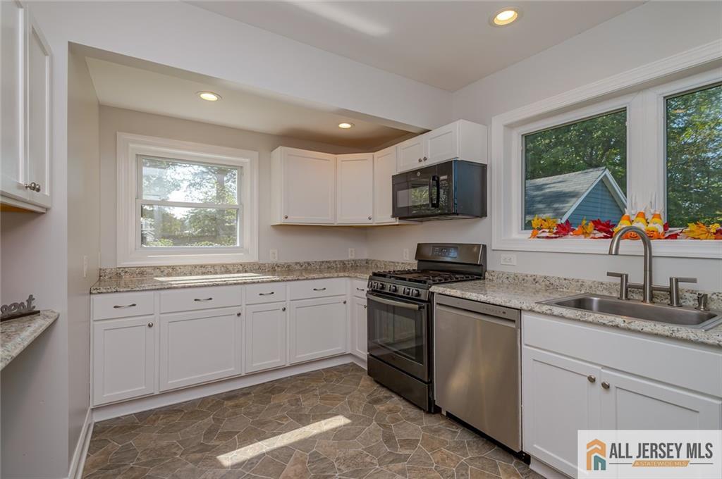 415 Walnut Street Dunellen, NJ 08812 - Photo 3 of 19