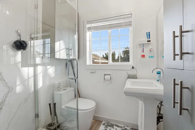 $340,000 | 4408 11th Avenue, Sacramento, CA 95820