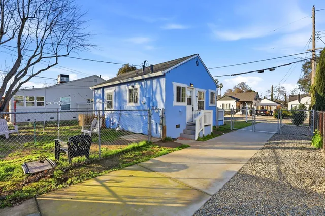 $340,000 | 4408 11th Avenue, Sacramento, CA 95820