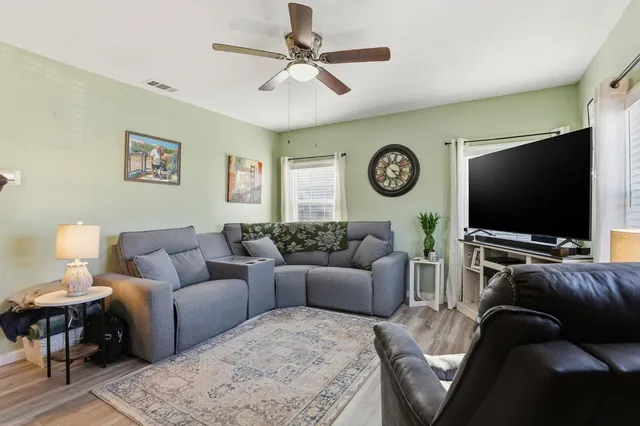 $340,000 | 4408 11th Avenue, Sacramento, CA 95820