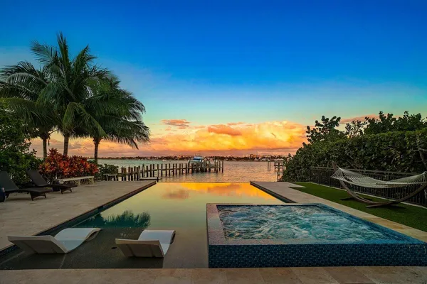 $4,500,000 | 200 North Lake Drive, Lantana, FL 33462