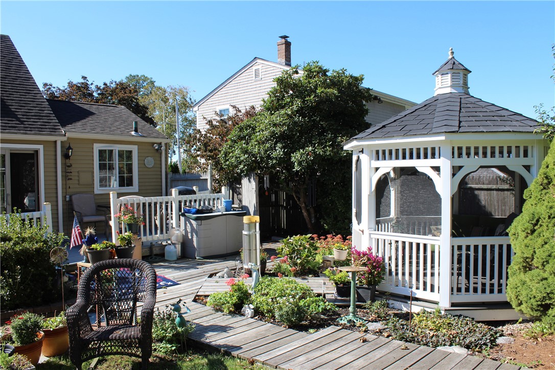 32 Reed Street Tiverton, RI 02878 - Photo 4 of 24