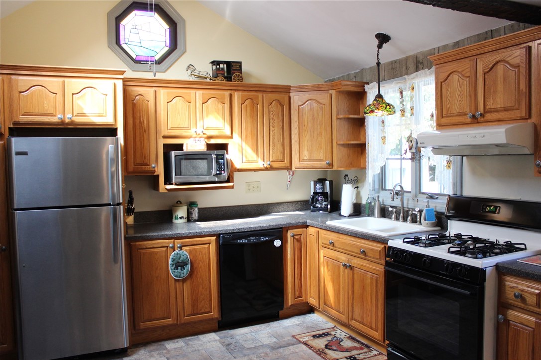 32 Reed Street Tiverton, RI 02878 - Photo 5 of 24