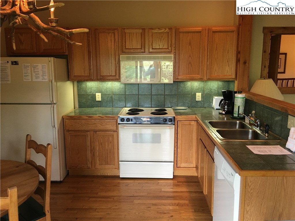 219 Upper Fiddlestix Boone, NC 28607 - Photo 6 of 22 Gallery Image 6