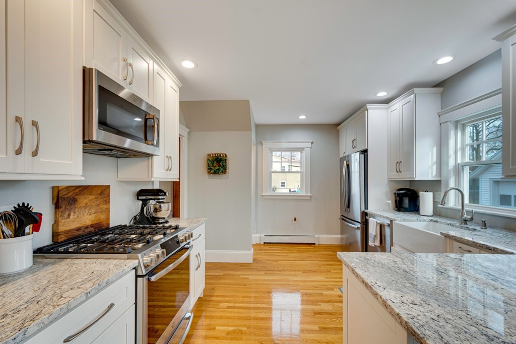7 Lincoln Road Woburn, MA 01801 - Photo 17 of 33 Gallery Image 17