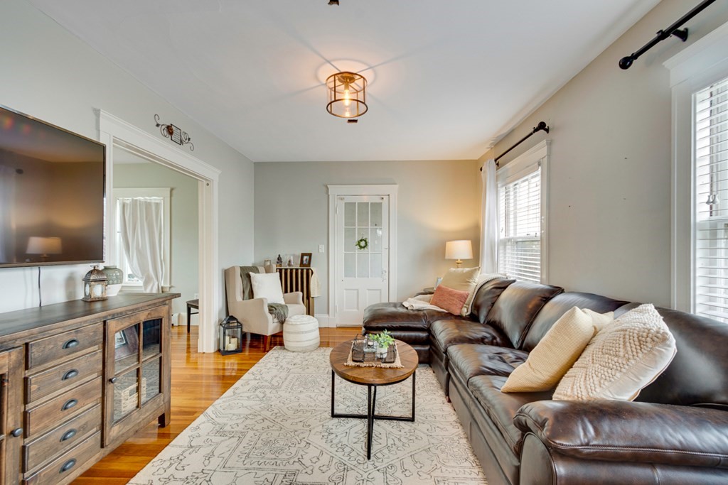 7 Lincoln Road Woburn, MA 01801 - Photo 9 of 33 Gallery Image 9