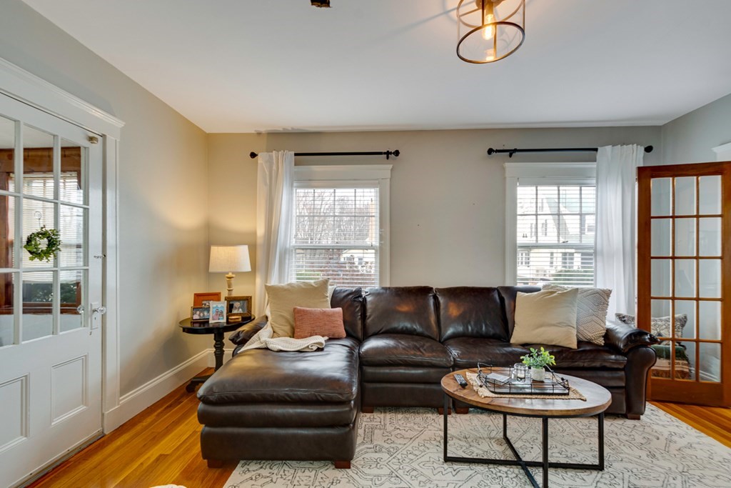 7 Lincoln Road Woburn, MA 01801 - Photo 10 of 33 Gallery Image 10