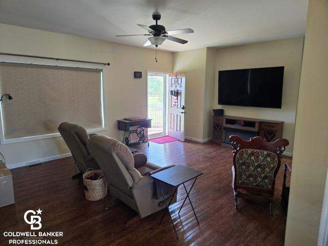 6968 Sterling Road Yale, MI 48097 - Photo 7 of 30 50192196-ce22bcb4-130f-4cf1-8982-7e75f55d45d7.JPG
