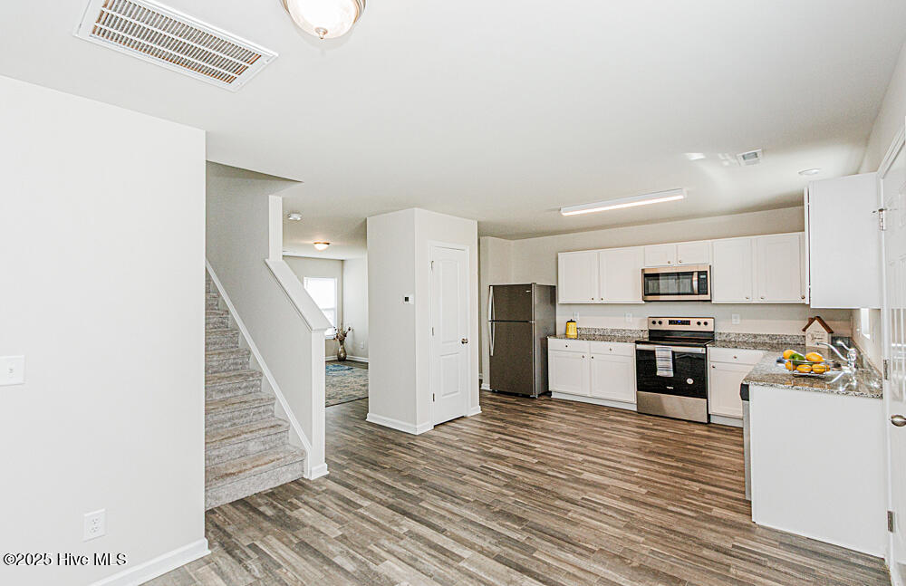 1205 Fescue Road Rocky Mount, NC 27801 - Photo 4 of 16 Granite countertops and space for island.