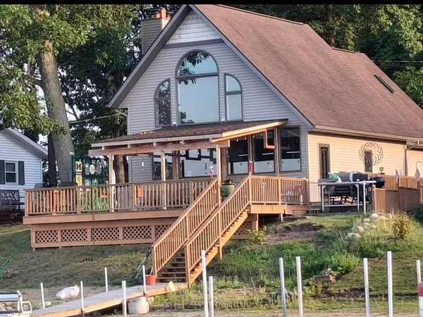 $529,900 | 7258 South Crooked Lake Drive, Delton, MI 49046