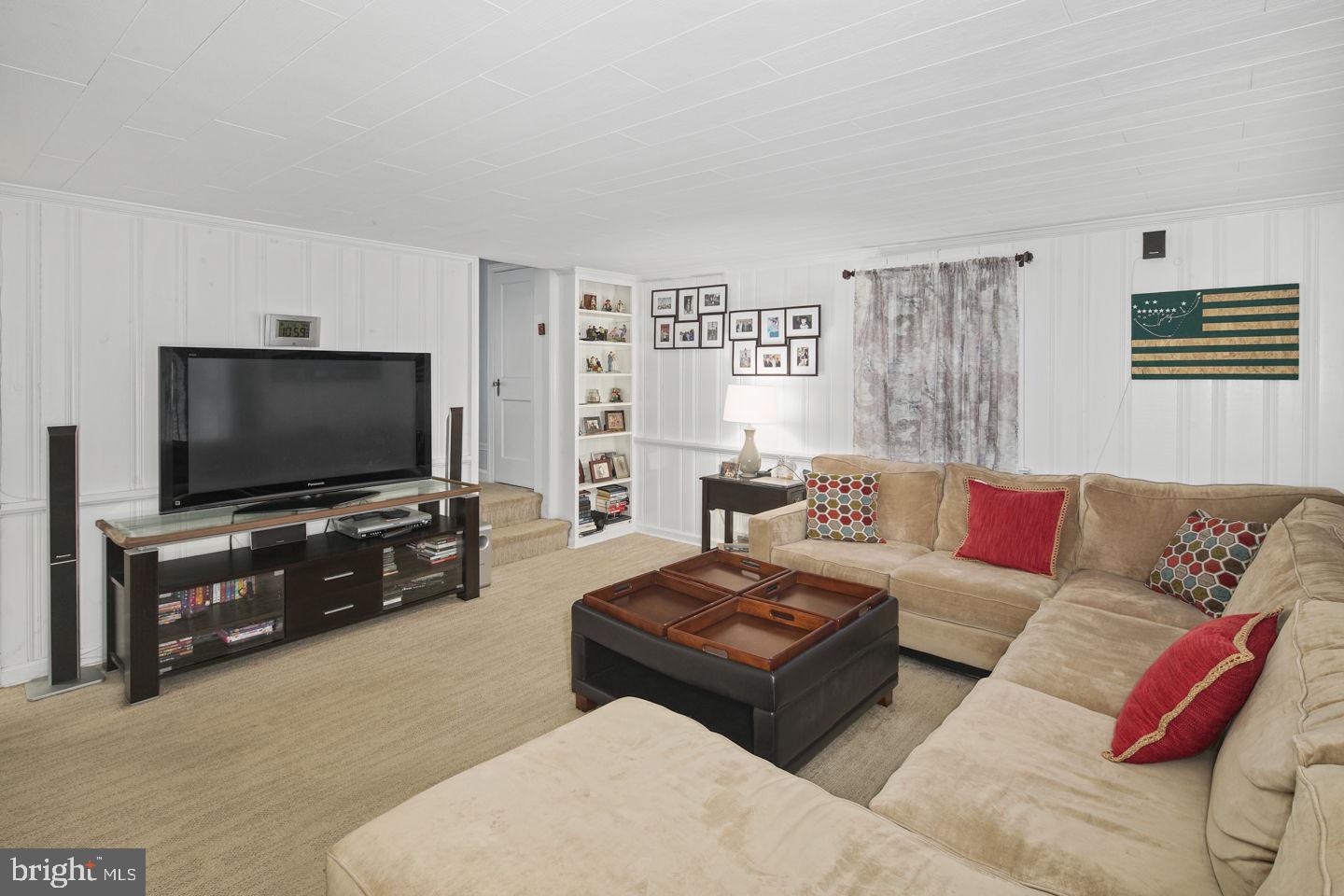 112 Berkeley Road Glenside, PA 19038 - Photo 16 of 33 Family Room