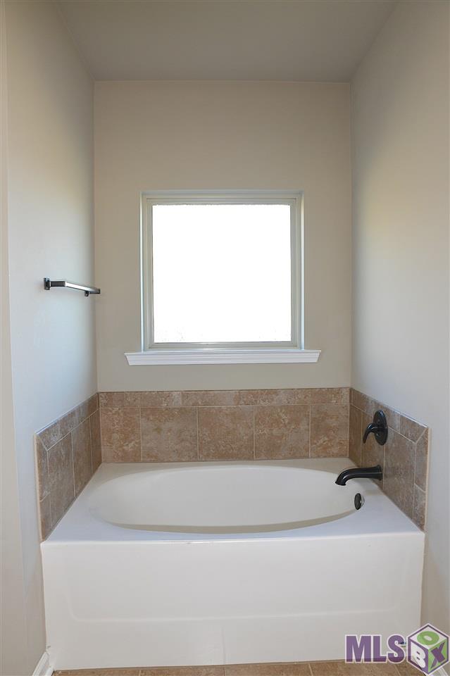 8523 Abertay Avenue Baton Rouge, LA 70820 - Photo 4 of 25 Gallery Image 4