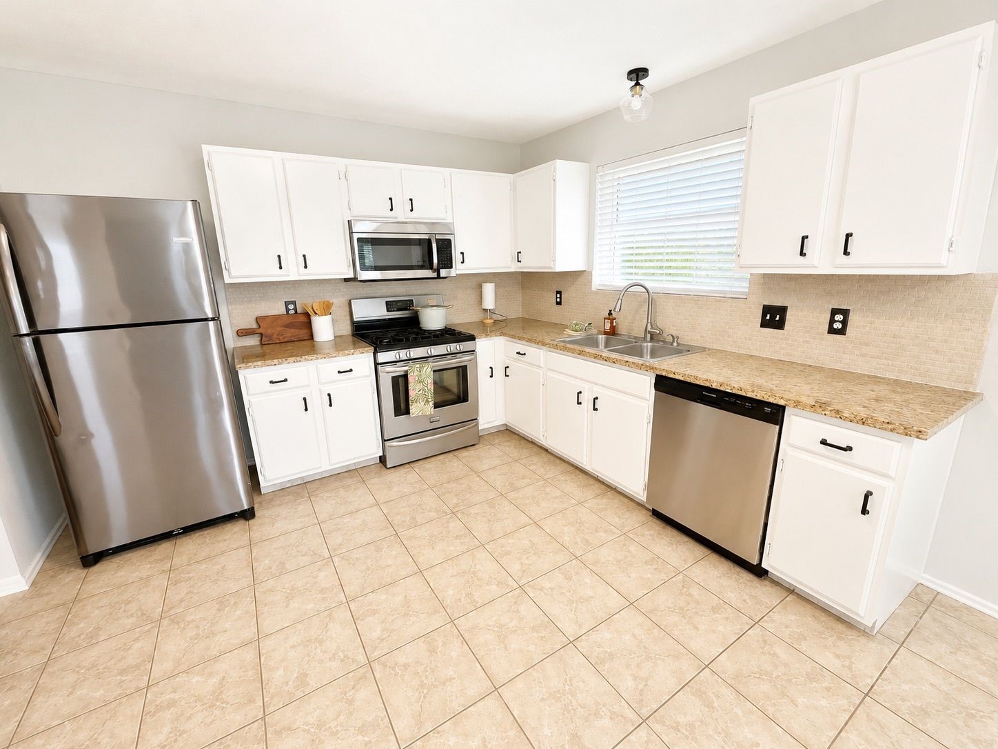 2138 Tower Bridge Road Pearland, TX 77581 - Photo 2 of 11