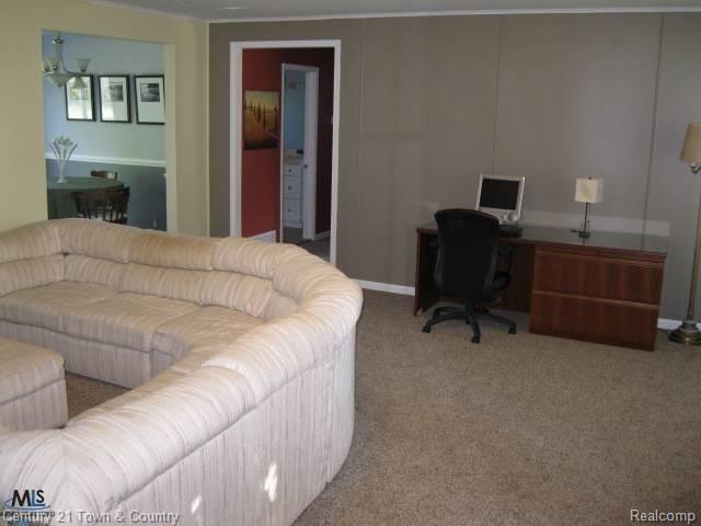 2759 Harrison Avenue Rochester, MI 48307 - Photo 3 of 25 31102194-6.jpg