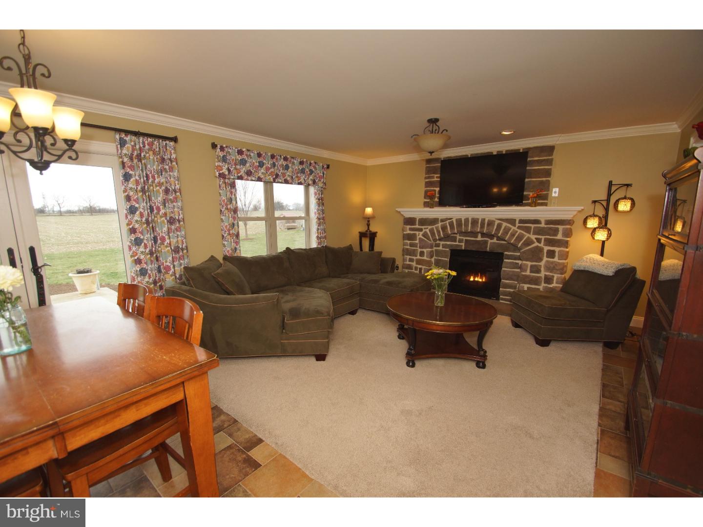 2348 Moselem Spring Road Fleetwood, PA 19522 - Photo 7 of 25 Family Room
