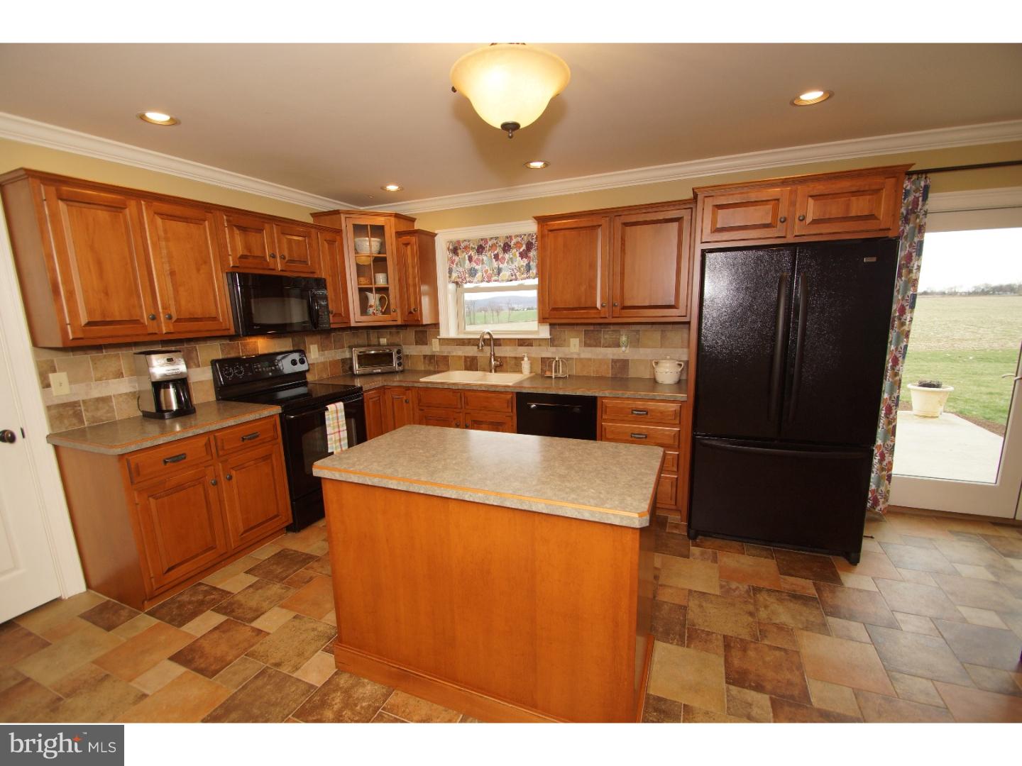 2348 Moselem Spring Road Fleetwood, PA 19522 - Photo 10 of 25 In-law Suite
