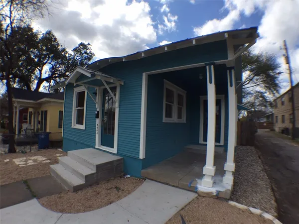 $2,850 | 2904 West Avenue, Austin, TX 78705