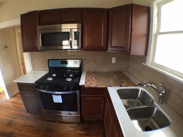 $2,850 | 2904 West Avenue, Austin, TX 78705