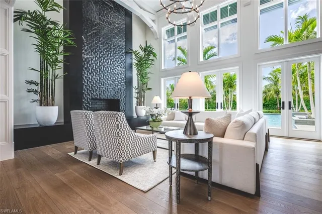 $11,750,000 | 185 Cajeput Drive, Naples, FL 34108