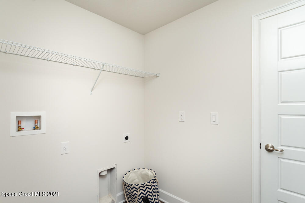 981 Degroodt Road Southwest, Unit 32 Palm Bay, FL 32908 - Photo 15 of 17 a bathroom with a shower