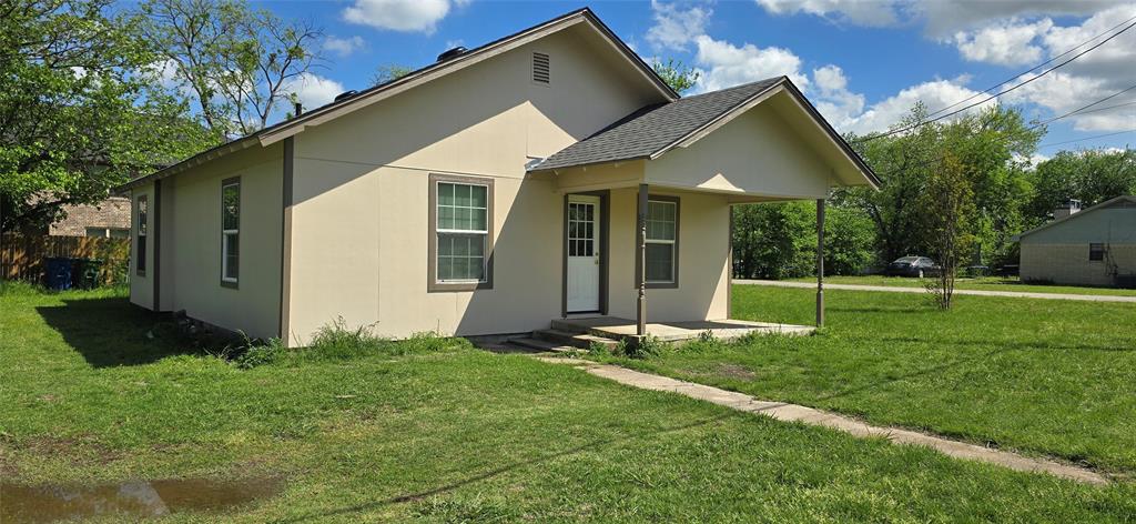 800 North 4th Street Sanger, TX 76266 - Photo 1 of 11