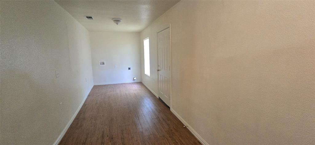 800 North 4th Street Sanger, TX 76266 - Photo 7 of 11