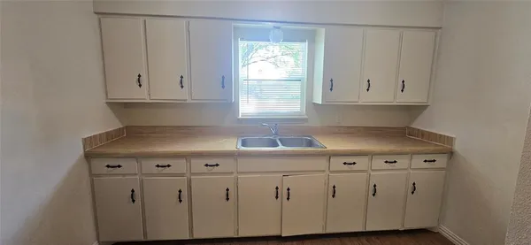 $200,000 | 800 North 4th Street, Sanger, TX 76266