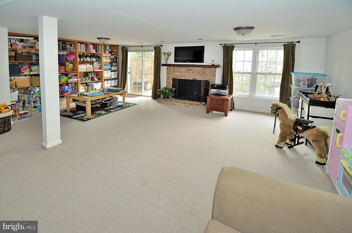 4621 4th Road North Arlington, VA 22203 - Photo 21 of 24 Family Room