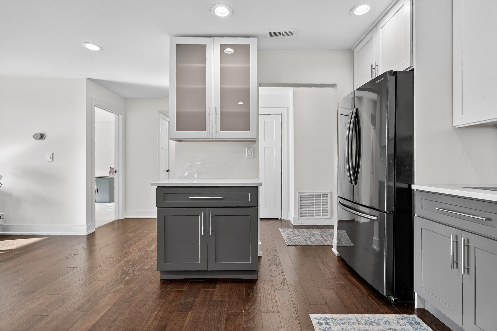 711 South River Road, Unit 617 Des Plaines, IL 60016 - Photo 12 of 26