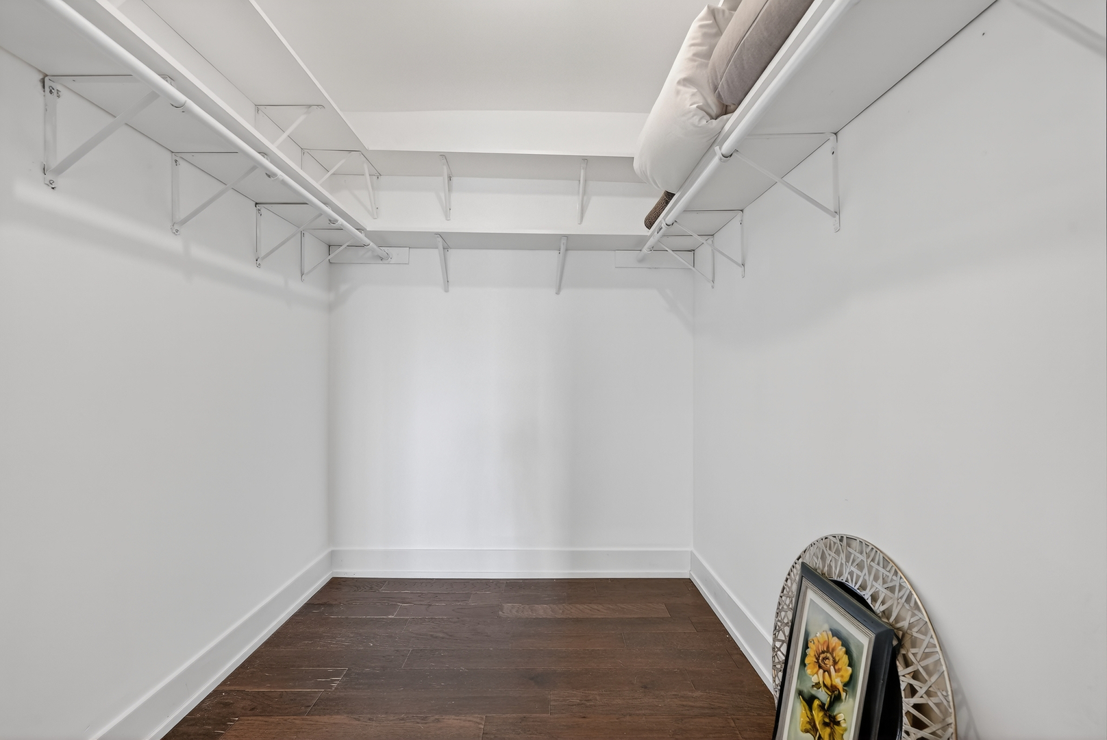 711 South River Road, Unit 617 Des Plaines, IL 60016 - Photo 15 of 26