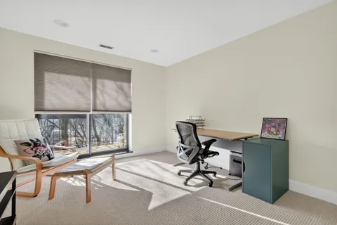 $280,000 | 711 South River Road, Unit 617, Des Plaines, IL 60016