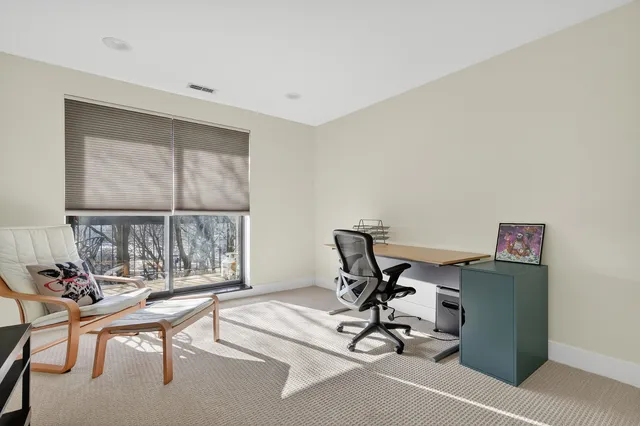 $280,000 | 711 South River Road, Unit 617, Des Plaines, IL 60016