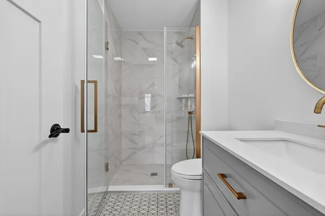 $280,000 | 711 South River Road, Unit 617, Des Plaines, IL 60016