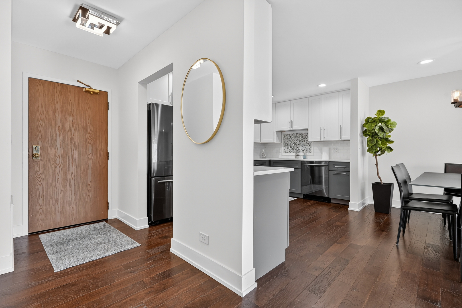 711 South River Road, Unit 617 Des Plaines, IL 60016 - Photo 2 of 26