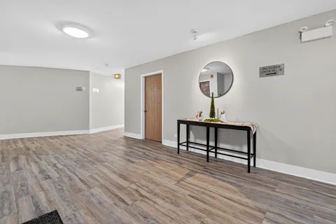 $280,000 | 711 South River Road, Unit 617, Des Plaines, IL 60016