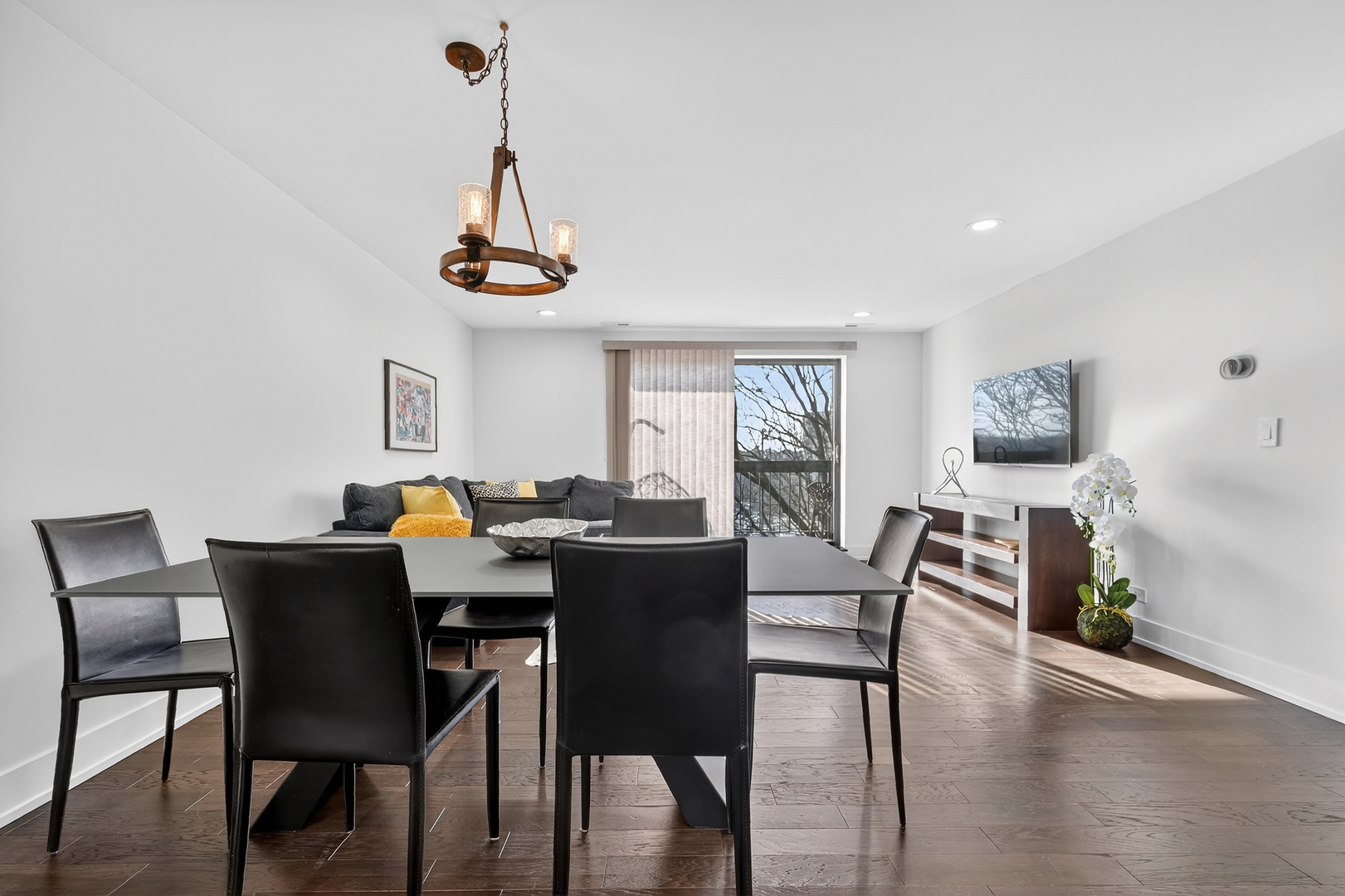 711 South River Road, Unit 617 Des Plaines, IL 60016 - Photo 9 of 26