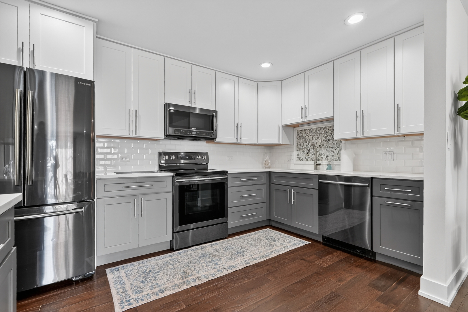 711 South River Road, Unit 617 Des Plaines, IL 60016 - Photo 10 of 26